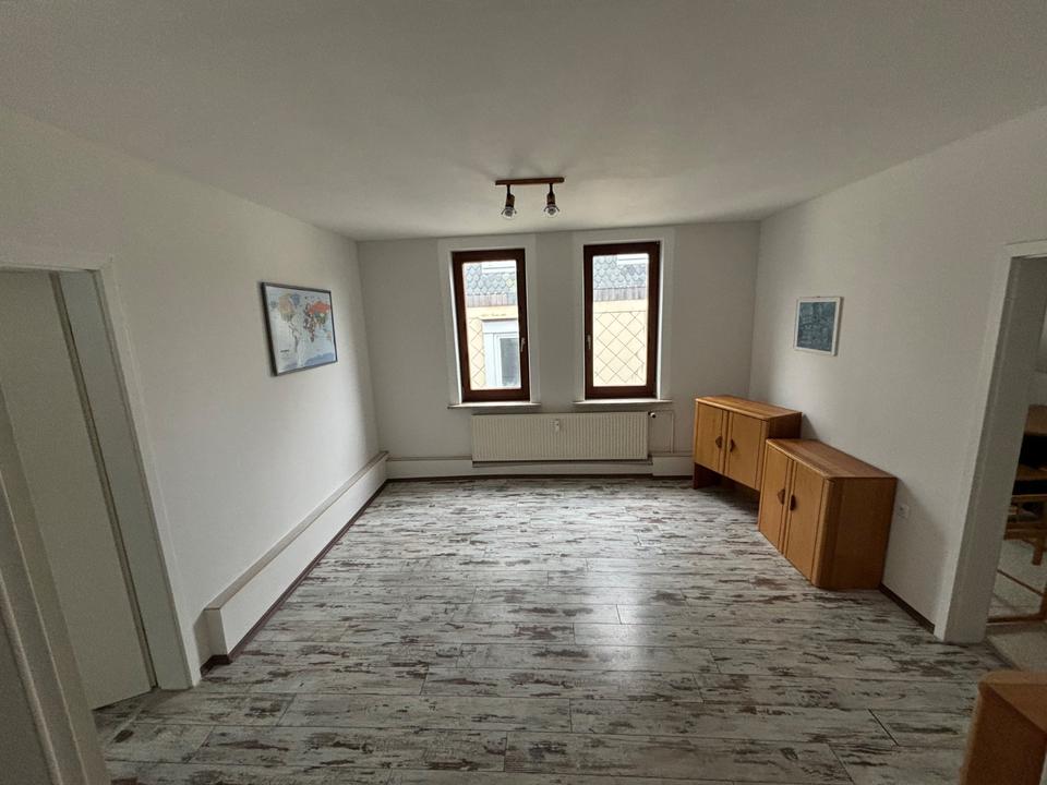 Thumbnail-2,5-Zimmer-Wohnung - Teilmöbliert!