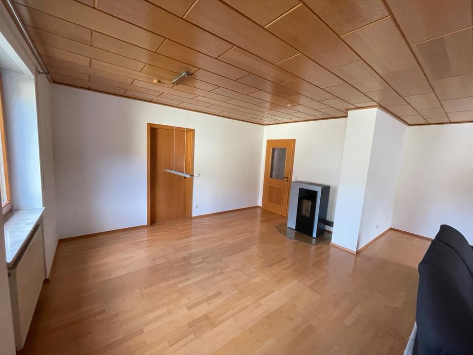 Thumbnail-Große Dachgeschosswohnung zu vermieten