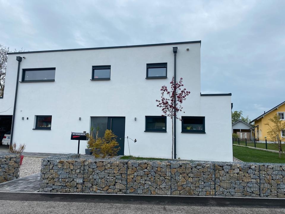 Thumbnail-Modernes Einfamilienhaus mit großem Garten