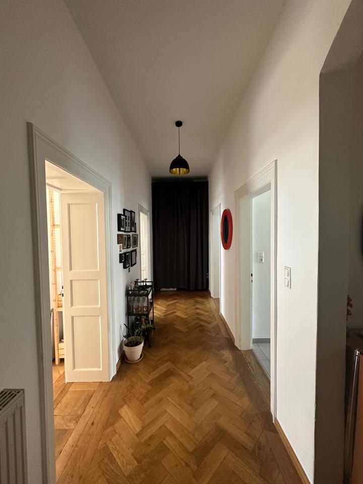 Thumbnail-Charmanter Altbau mit Balkon zum Innenhof - 3 Zimmer, 80qm