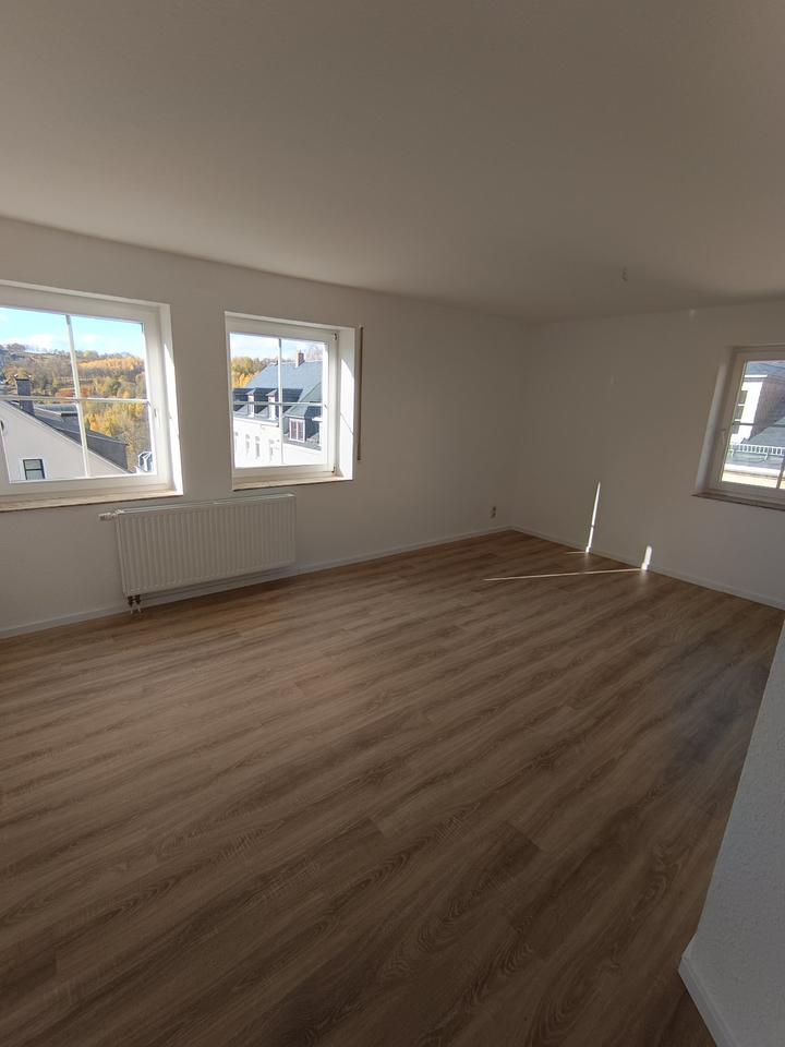 Thumbnail-sanierte, zentrumsnahe 2-Raum-Wohnung in Annaberg