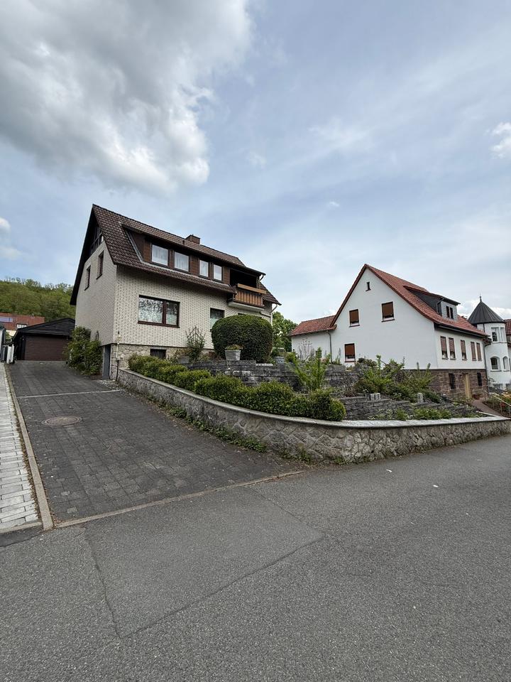 Thumbnail-Zweifamilienhaus mit sehr viel Platz und Doppelgarage