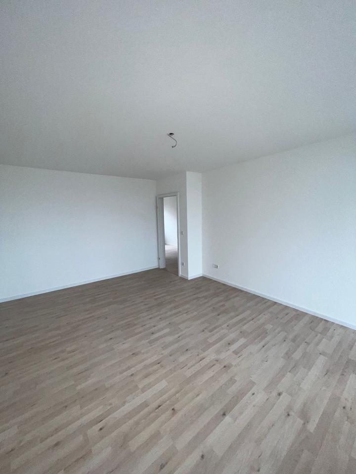 Thumbnail-3 Zimmer Wohnung in Hamm Sieg ab sofort bezugsfrei