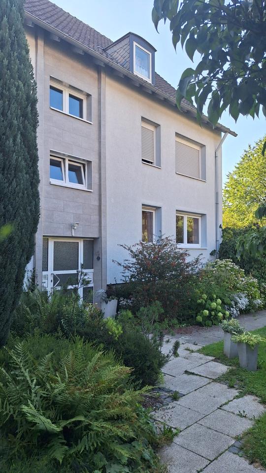 Thumbnail-Ein Mehrfamilienhaus im Grünen von Welper, mit 3 Garagen