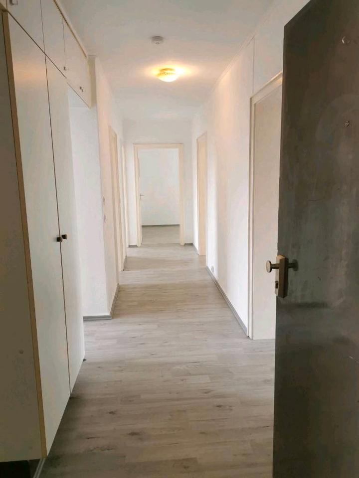 Thumbnail-86 m² 4 Zimmer frisch renoviert Balkon Europaviertel