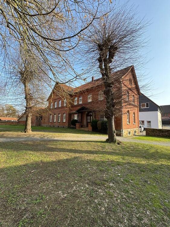 Thumbnail-Großes Haus mit Keller, 262 m², Garten & Einliegeroption