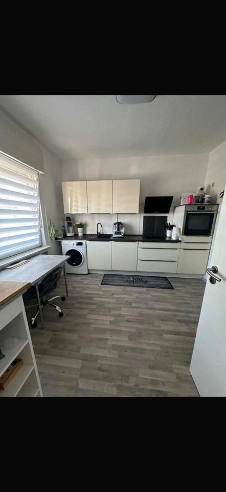 Thumbnail-2,5 Zimmer Wohnung im EG eines Drei Familien Haus.