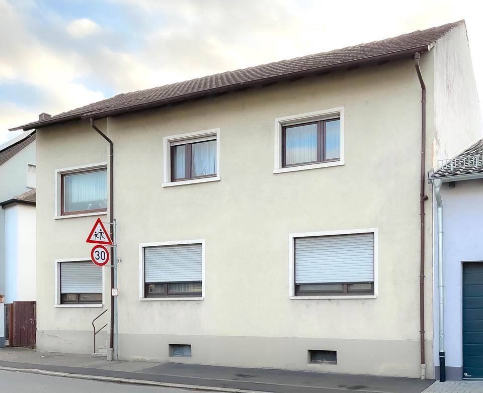 Thumbnail-1-2 Fam.Haus 7-9 Zi., 209 qm, Oberhausen, weitere Bebauung PRIVAT