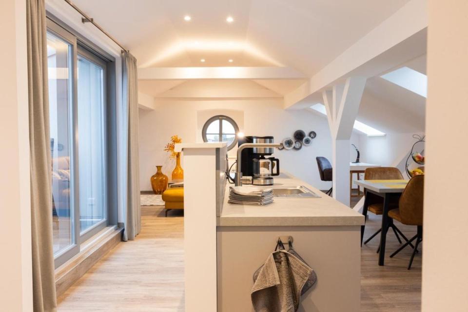 Thumbnail-2 Zimmer mit Balkon & Top-Ausstattung