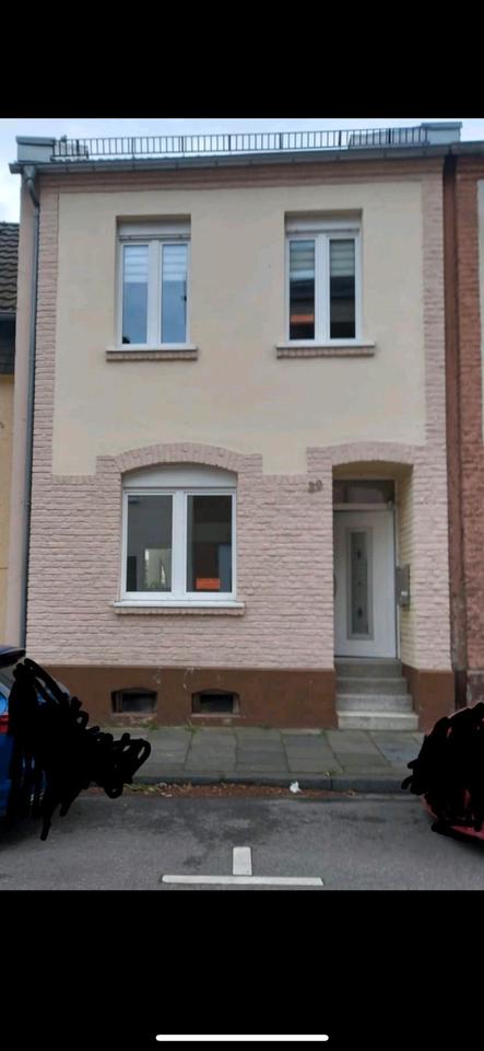 Thumbnail-Frisch saniertes Reihenhaus mit Gartenhaus in zentraler Lage