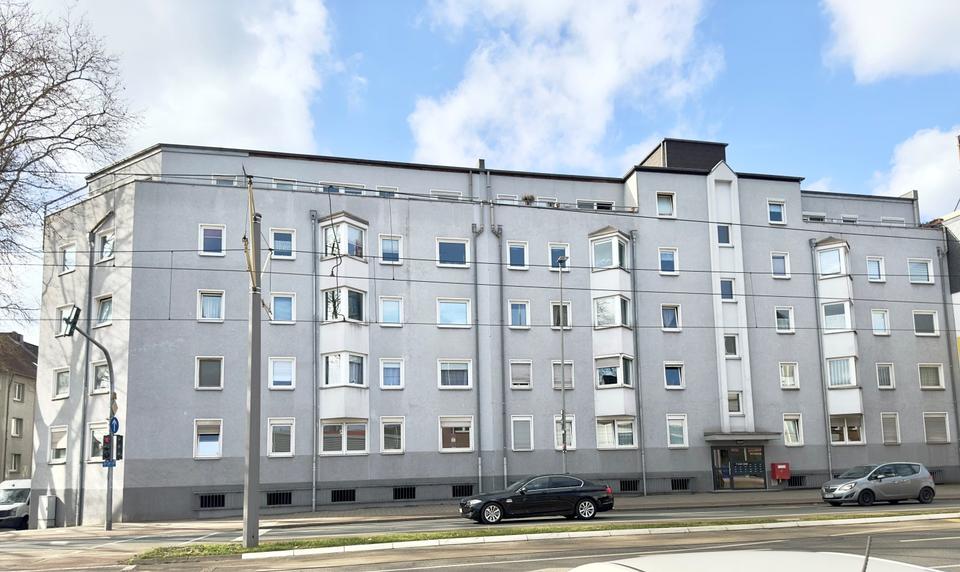 Thumbnail-2.5-Zimmer-Wohnung mit Balkon,Küche, Stellplatz, Fahrstuhl nahe Oberhausen-Centro