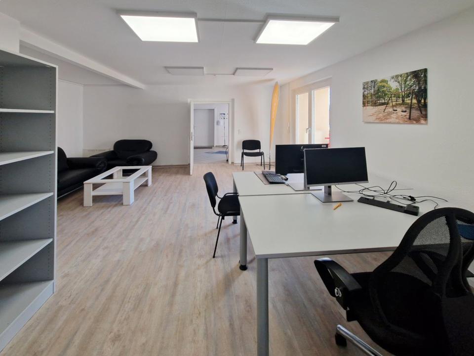 Thumbnail-**TEILMÖBILIERTE BÜRO ODER PRAXISFLÄCHE ZU VERMIETEN** Am Forum Sachsendorf