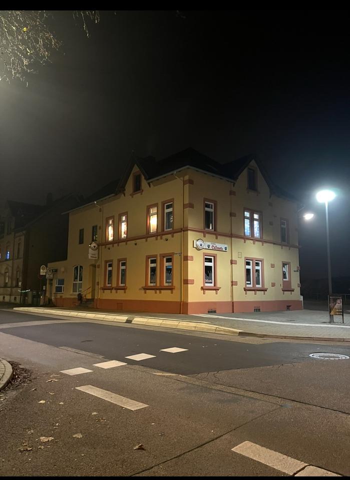Thumbnail-Mehrfamilienhaus mit Restaurant und Kiosk