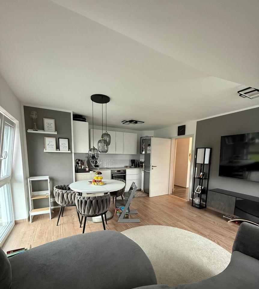 Thumbnail-4-Zi. DG-Whg. in Rodheim, *TG-Stellplatz *Wallbox *Aufzug *KfW70