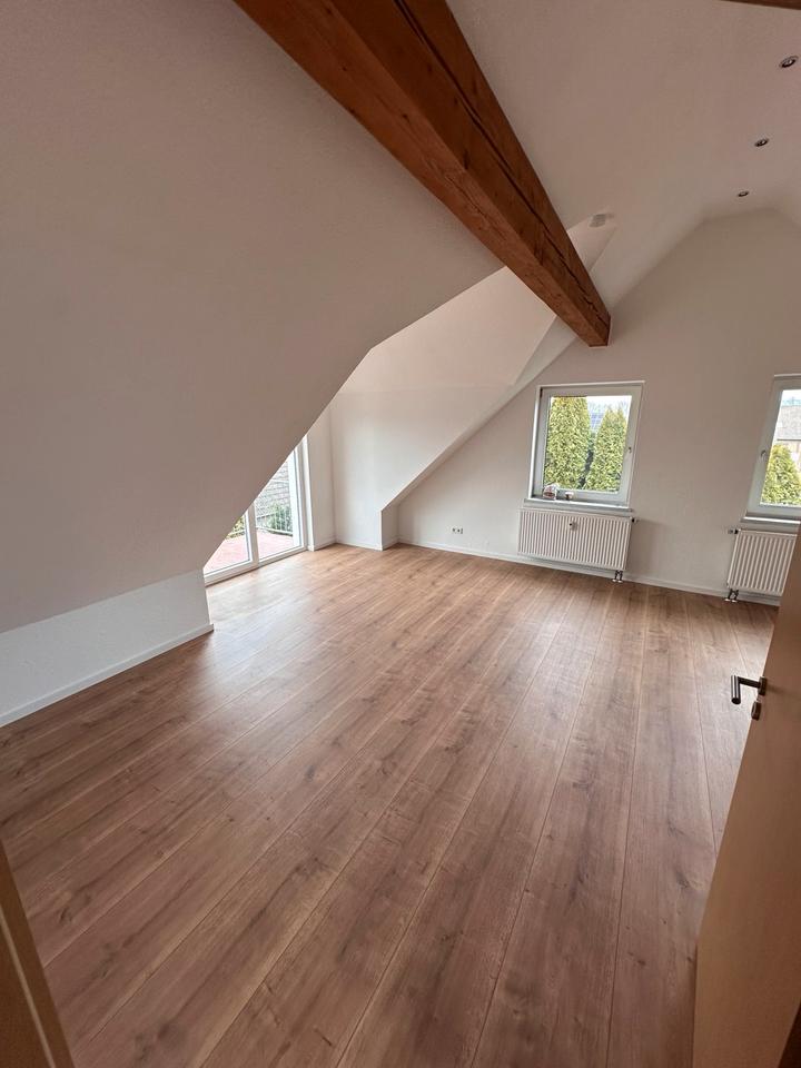 Thumbnail-Schöne 2-Zimmer-Dachgeschosswohnung mit Balkon