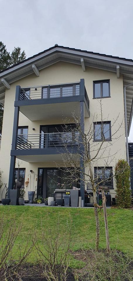 Thumbnail-Großzügige 2 Zimmer Terrassenwohnung in 3 Familienhaus