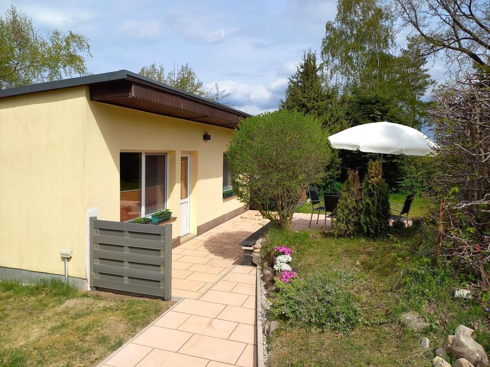 Thumbnail-Bungalow in Schwarz zu verkaufen