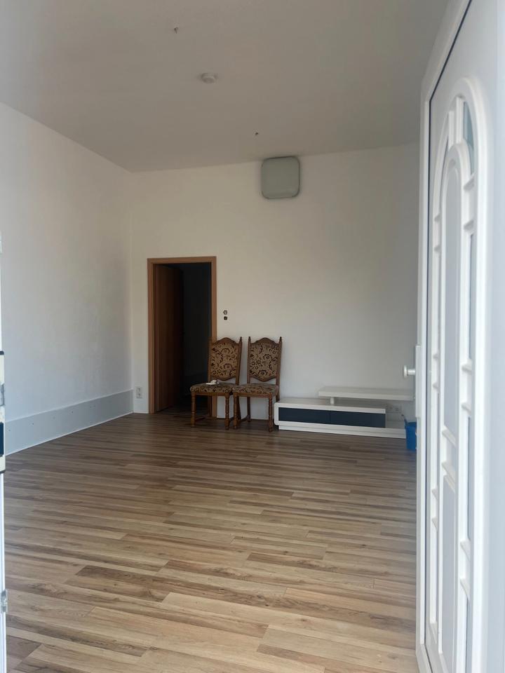 Thumbnail-2 Zimmerwohnung 42qm + Terrasse K.Miete 450€ + Nebenkosten