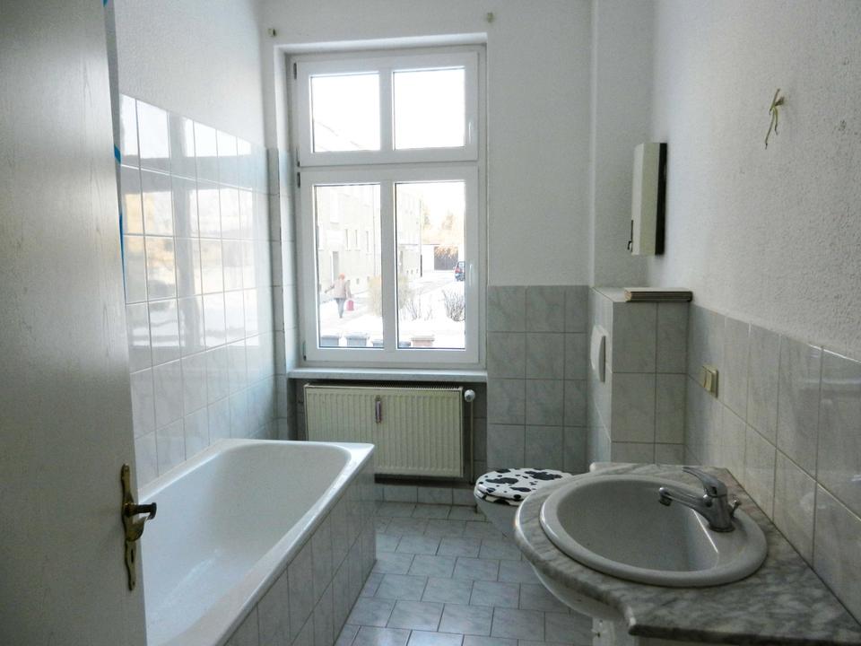 Thumbnail-Schöne, helle 2 Zi.-Wohnung, ruhig und gute Verkehrsanbindungen.