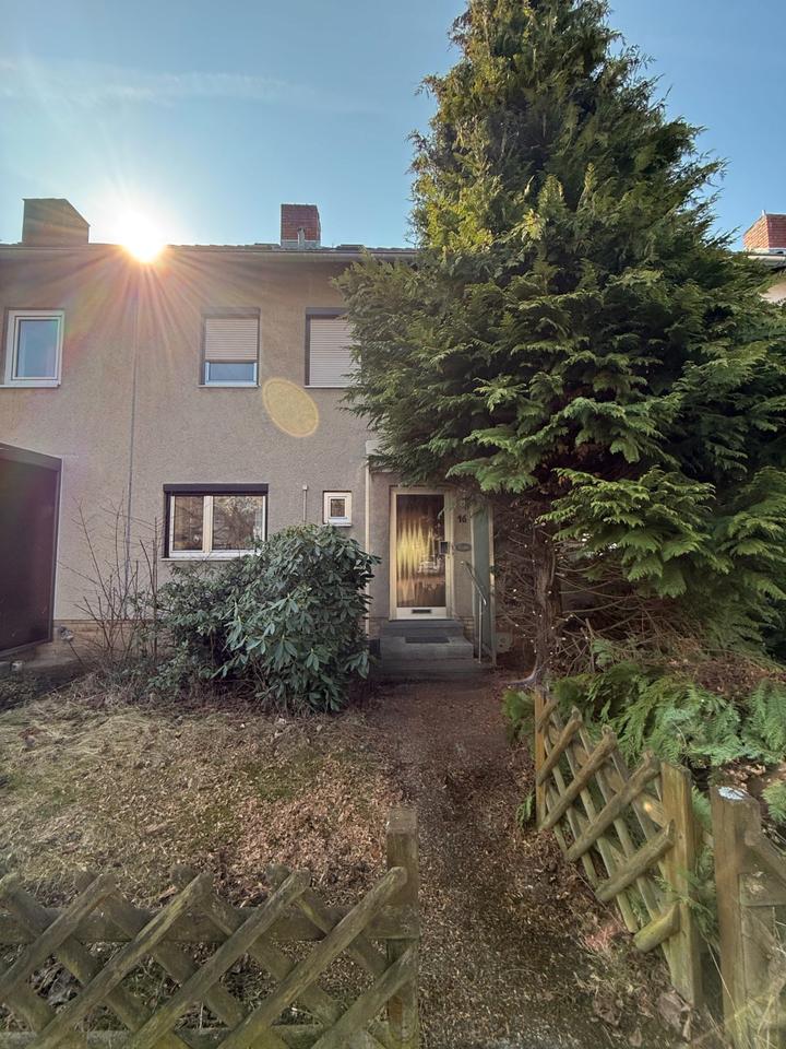 Thumbnail-Geräumiges Reihenhaus mit Garten und Garage zu verkaufen