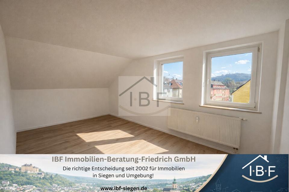 Thumbnail-Zentral gelegene, geräumige Wohnung mit Balkon in Siegen