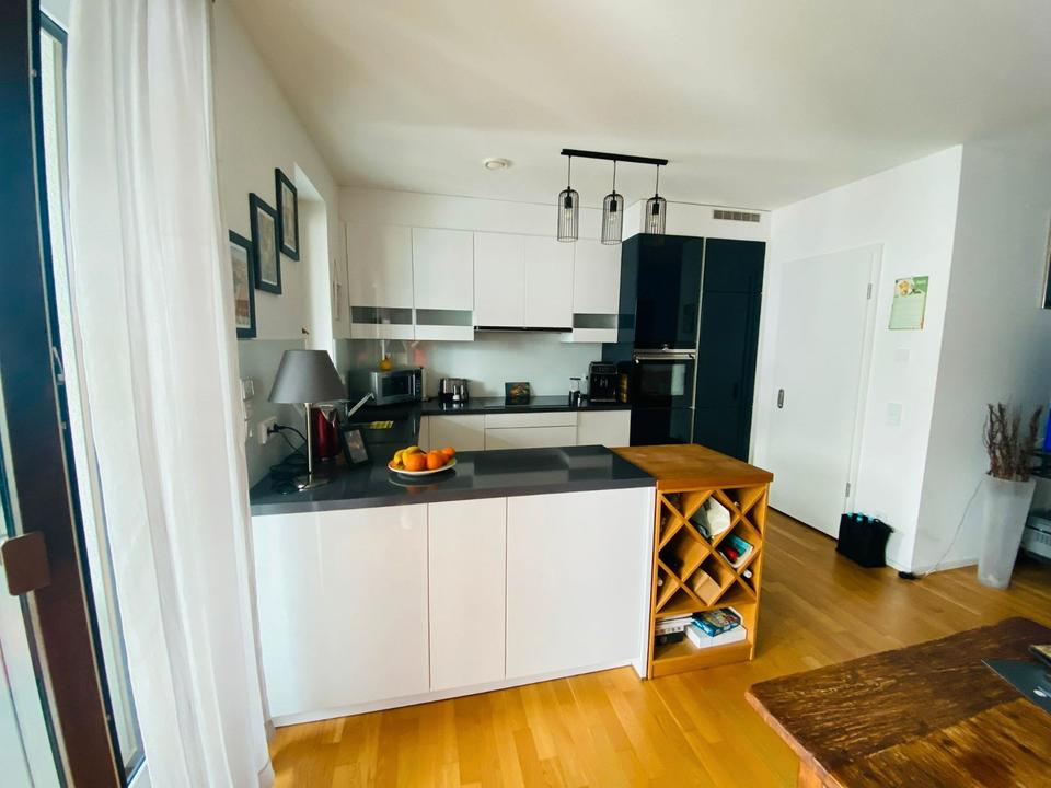 Thumbnail-Moderne 3-Zimmer-Wohnung mit Balkon und Einbauküche