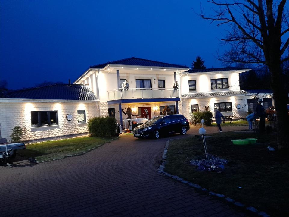 Thumbnail-Großes Einfamilienhaus von Privat