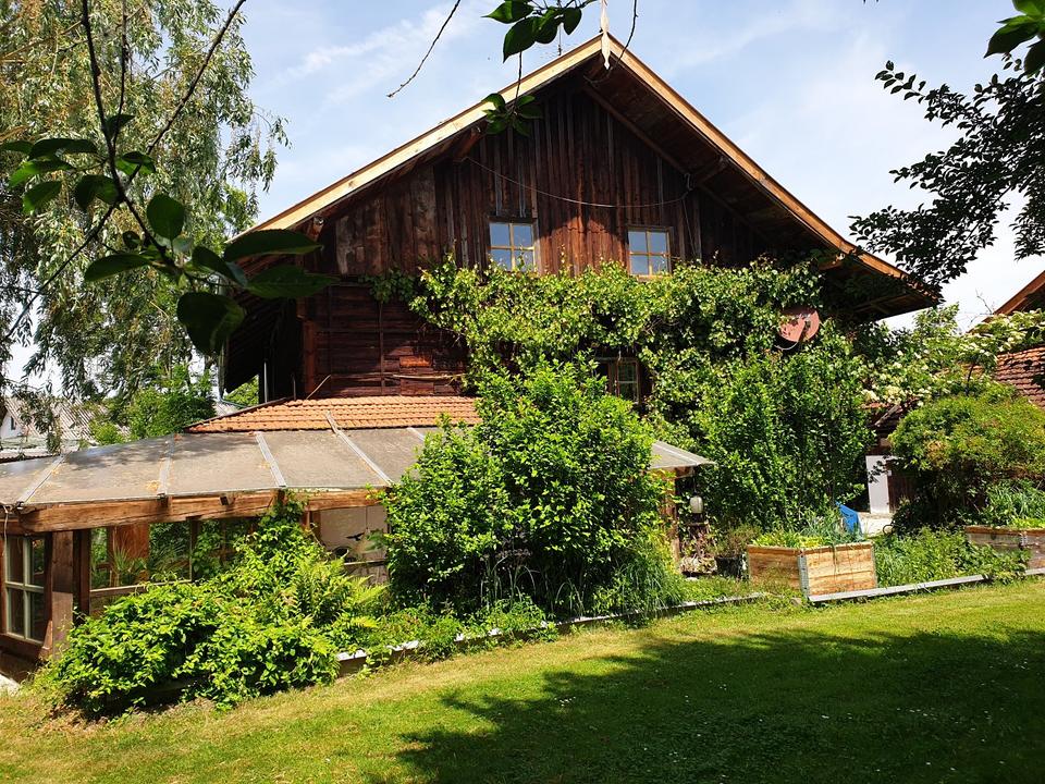 Thumbnail-Denkmalgeschütztes Bauernhaus (Sacherl) AldersbachNiederbayern