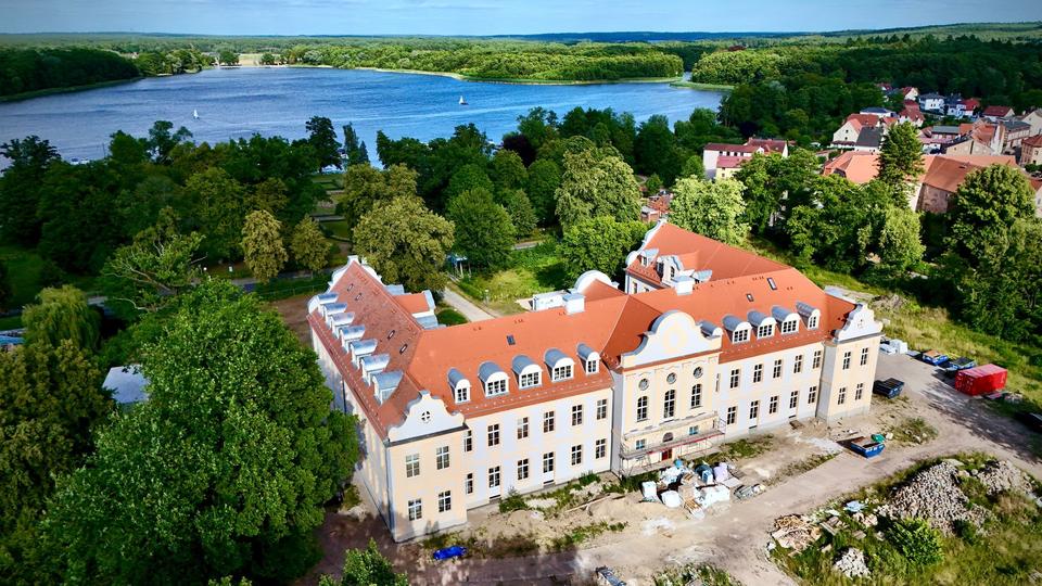 Thumbnail-Schloss Fürstenberg Sports & Country Club® I Wintergarten Suite I 1-Zimmer I Erstbezug I 3.42