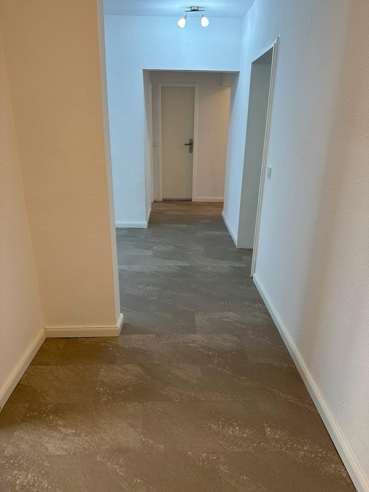 Thumbnail-3,5 Zimmer Wohnung mit Sonnenbalkon und Stellplatz