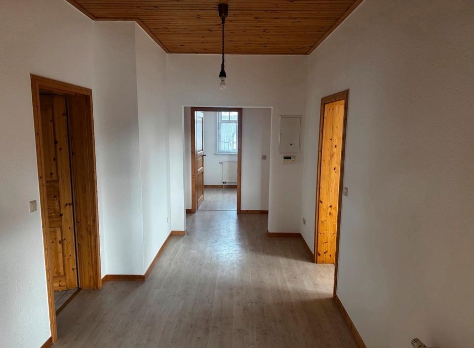 Thumbnail-Mitten in Winterberg: 3,5-Zi-Whg mit Parkplatz, Keller, Garten