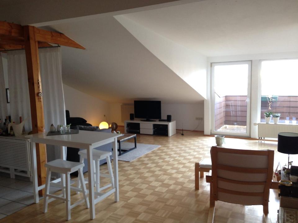 Thumbnail-Hell und großzügig mit Balkon - Ihre Dachgeschoßwohnung