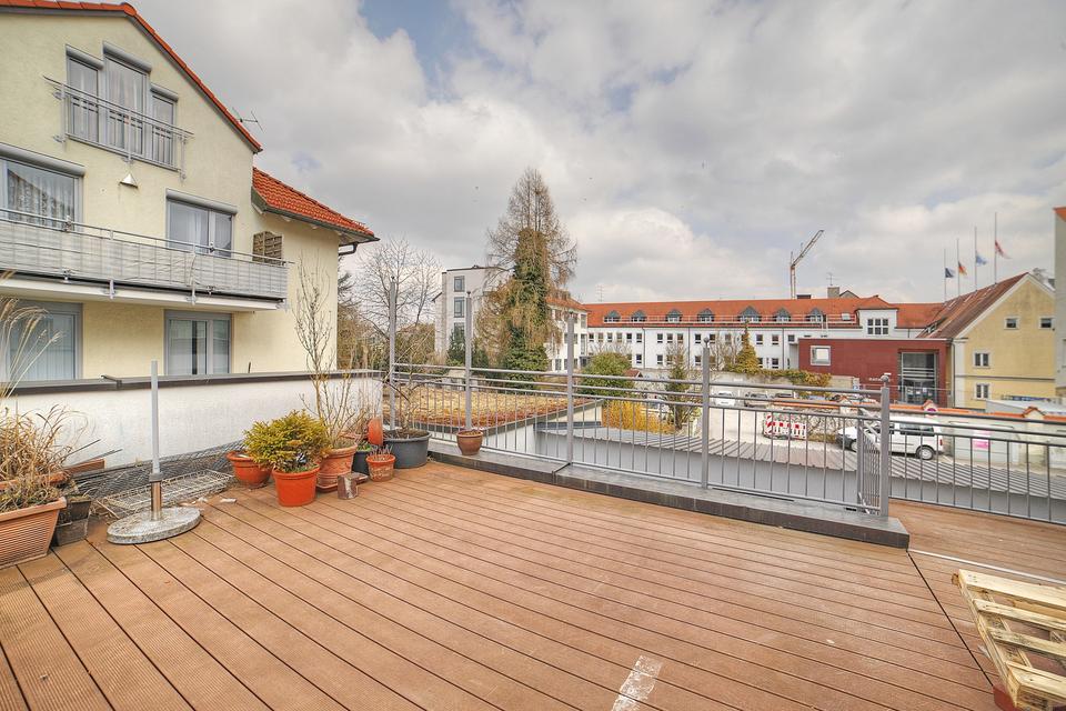 Thumbnail-Kernsanierte, hochwertige 4-Zimmer-Wohnung mit großer Dachterrasse im Zentrum von Fürstenfeldbruck