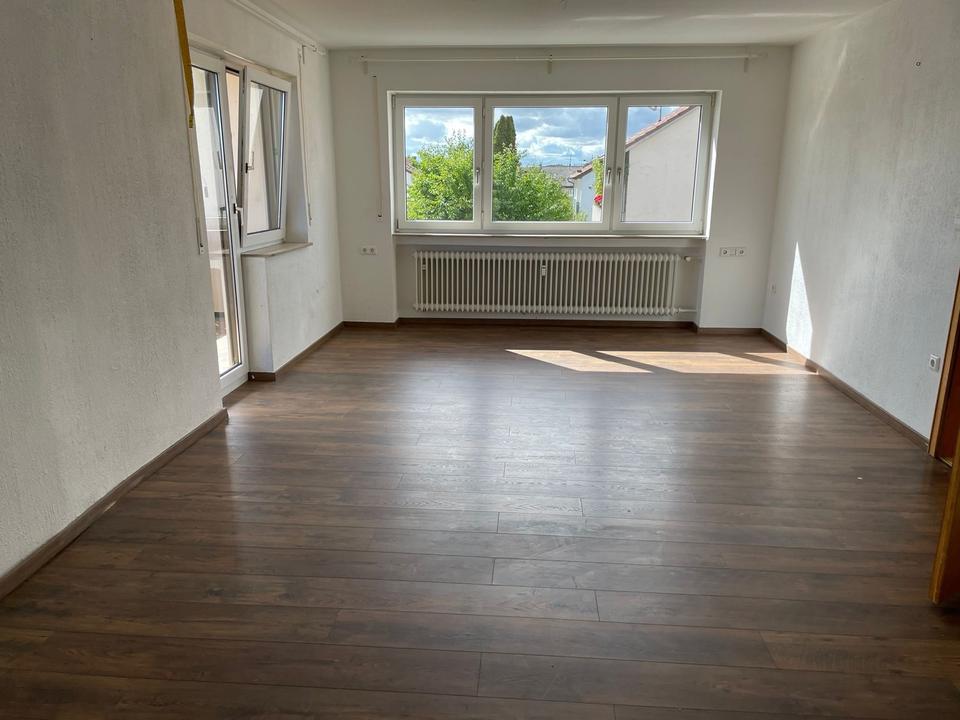 Thumbnail-3-Zimmer-Wohnung im Ortskern Unterschneidheim mit Balkon