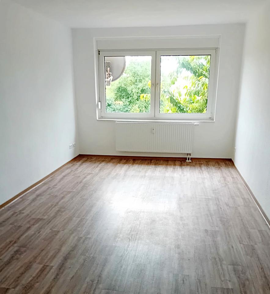 Thumbnail-3-Raum-Wohnung mit Einbauküche im Erdgeschoss