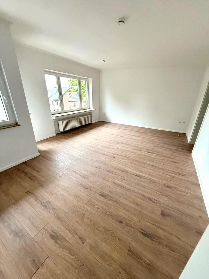 Thumbnail-*Helle 4-Zimmer-Wohnung mit Balkon*