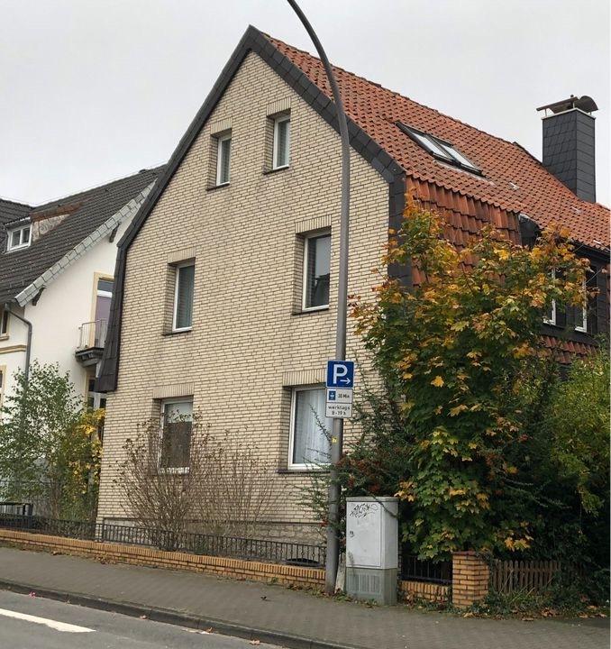 Thumbnail-Zweifamilienhaus in zentraler Lage mit Lagerhalle und Garten