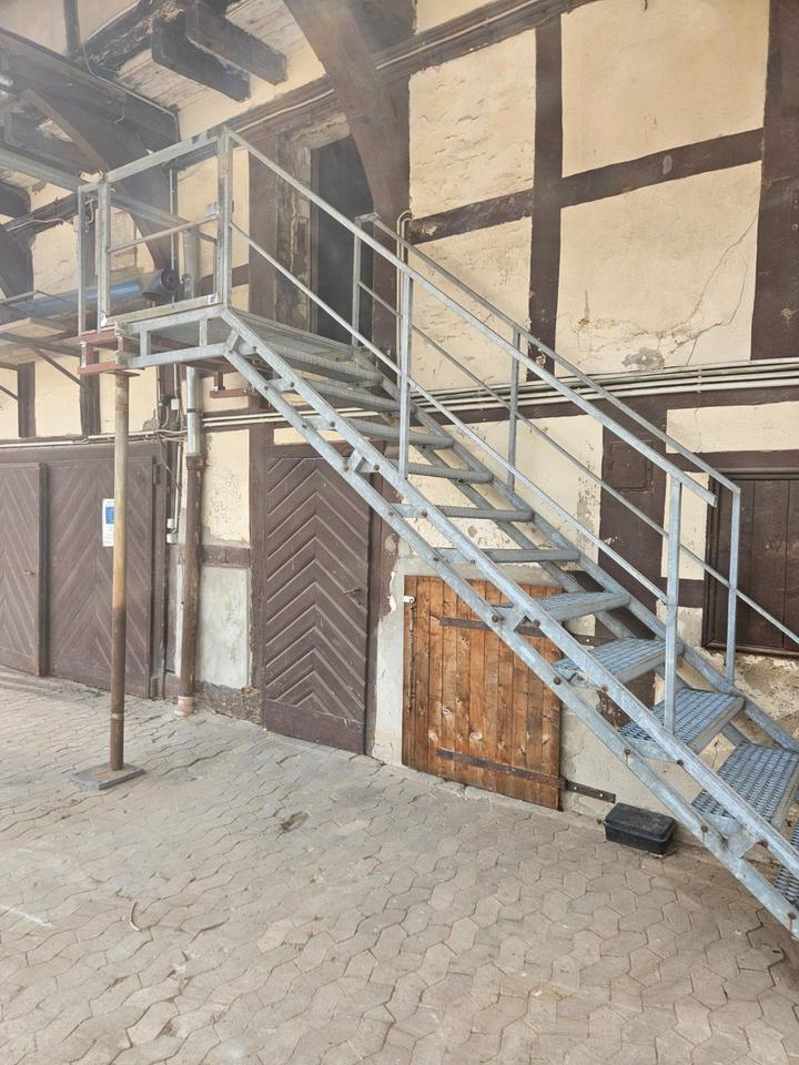 Thumbnail-Lagerhalle im Dachgeschoß