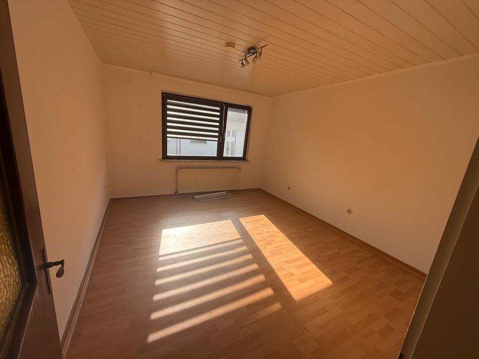 Thumbnail-Große, frisch renovierte 3-Zimmer Wohnung mit EBK nahe Bamlerstr