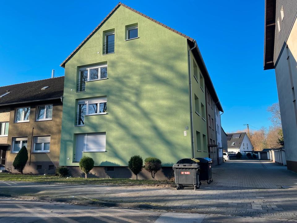 Thumbnail-Kernsanierte 39 qm kleine 2 Z. Wohnung mit großen Balkon 4,5x2 m