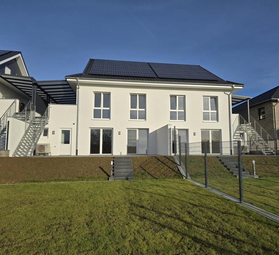 Thumbnail-Moderne, großzügige Neubau-Doppelhaushälfte in Ostercappeln