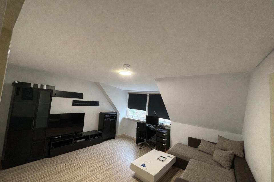 Thumbnail-Gemütliche DG-Wohnung in Krefeld-Oppum – ideal für Singles oder P