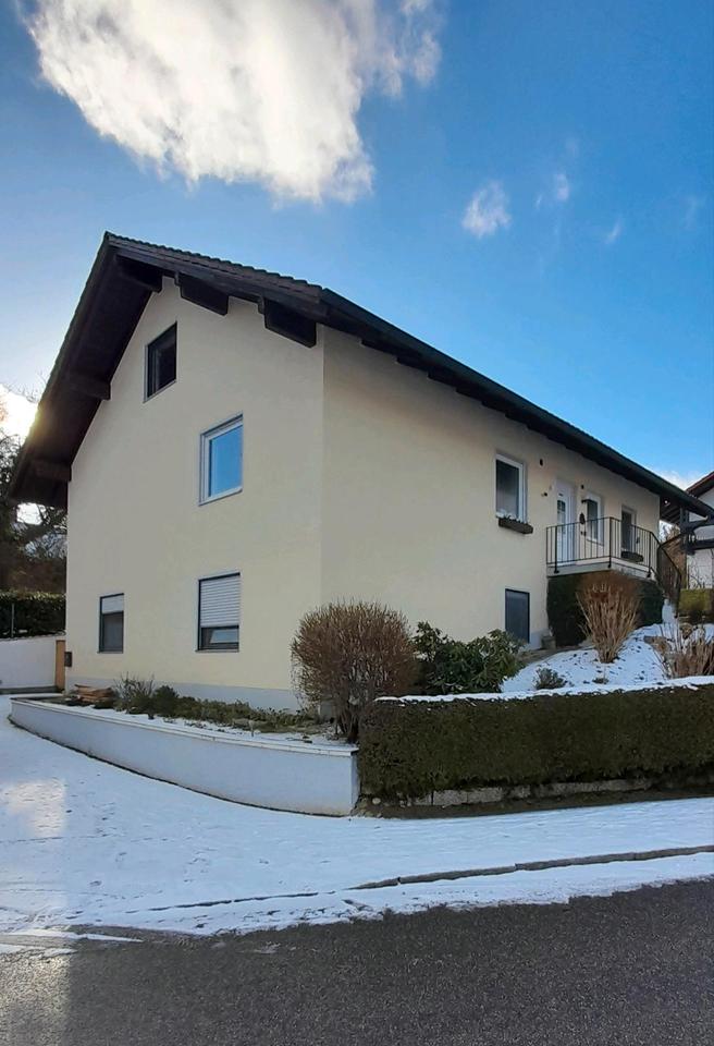 Thumbnail-4 Zimmer Wohnung teilmöbliert mit Garage und Garten zu vermieten!