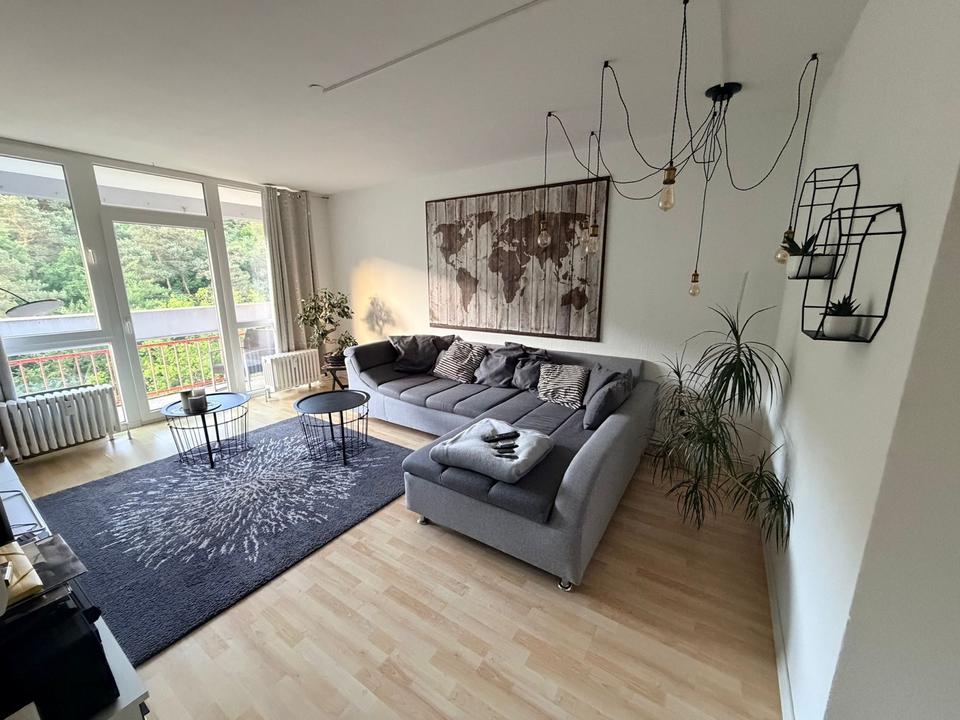 Thumbnail-Möblierte 3 ZKB Wohnung mit Balkon und Ausblick