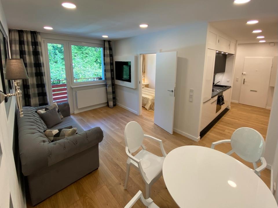 Thumbnail-Möblierte 2 Zimmerwohnung: Balkon, Stellplatz, Putzfrau, Wannsee