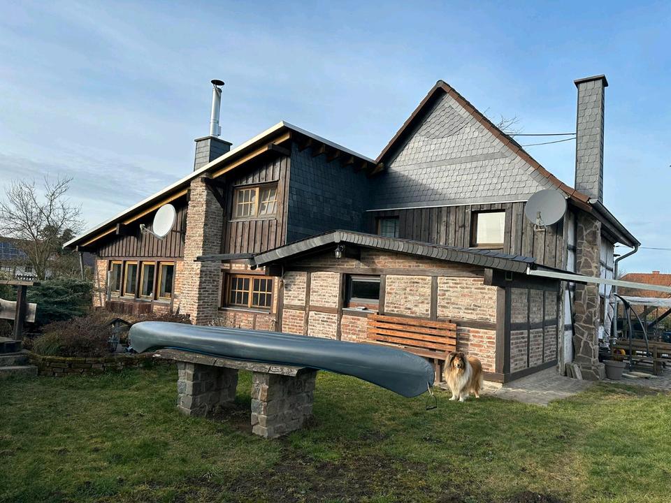 Thumbnail-Freistehendes EinZweifamilienhaus mit grossem Garten,Teich ,