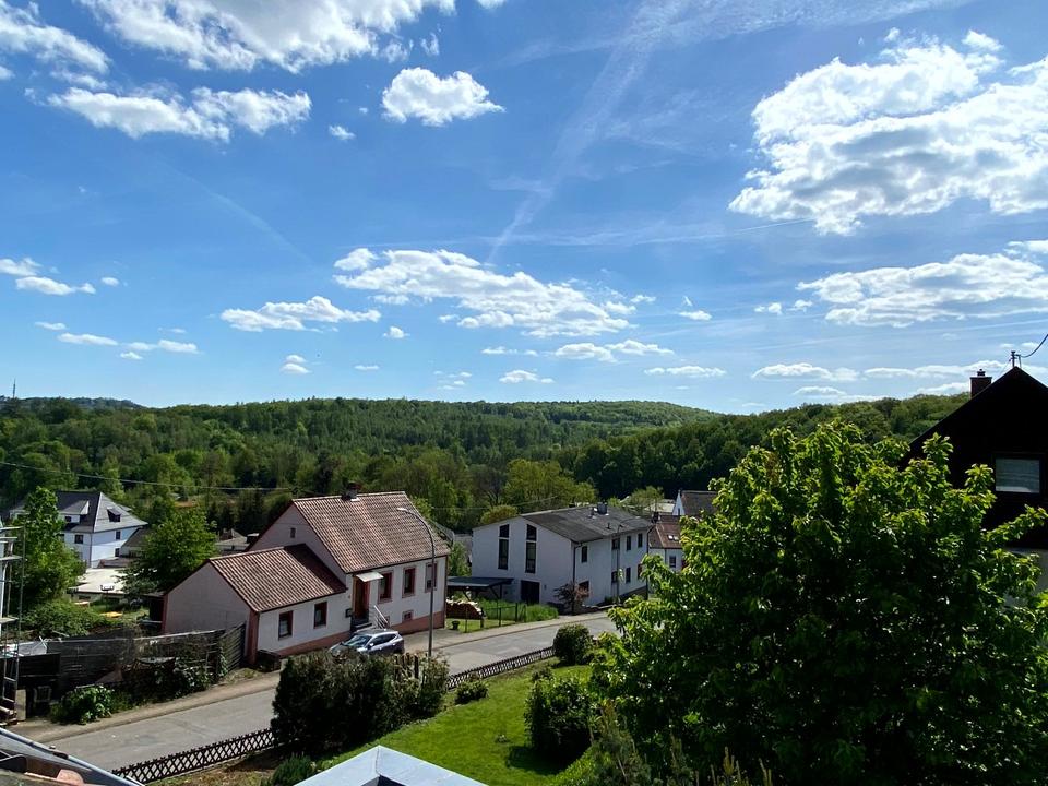 Thumbnail-Helle 2-Zimmer Dachgeschosswohnung mit Fernsicht in Schiffweiler