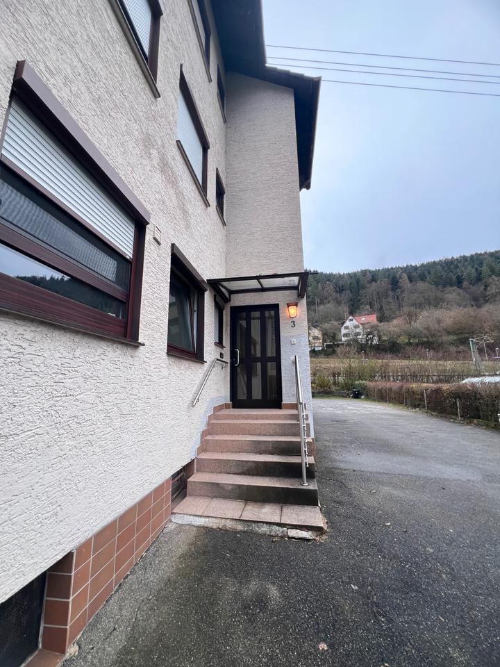 Thumbnail-Helle 3-Zimmer-Wohnung mit großem Balkon & schöner Aussicht