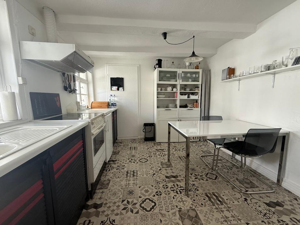 Thumbnail-Wunderbar helle und ruhige 2-Zimmer-Altbauwohnung mit großer Wohn