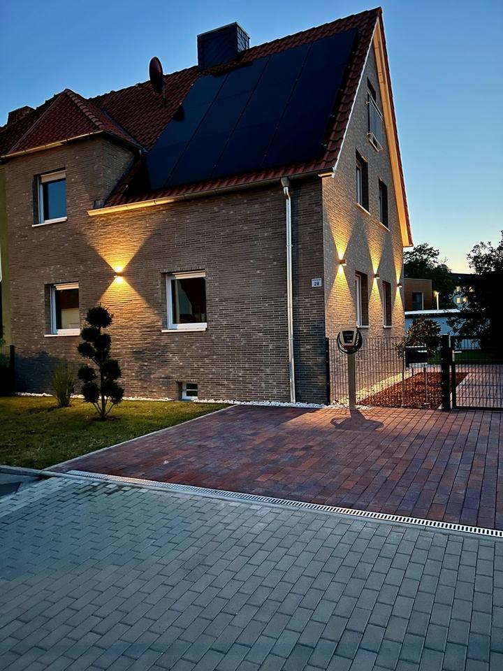 Thumbnail-Exklusives Smart‑Energy‑Familienhaus mit 25 kW PV‑Anlage, Wallbox und großem Garten